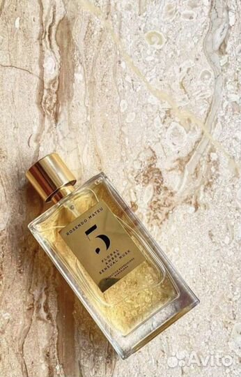 Rosendo Mateu N 5 Floral, Amber, Sensual Musk