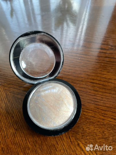 Хайлайтер MAC lightscapade и кисть