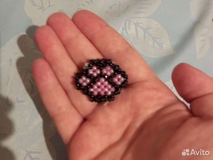 Кошачья лапка из бисера