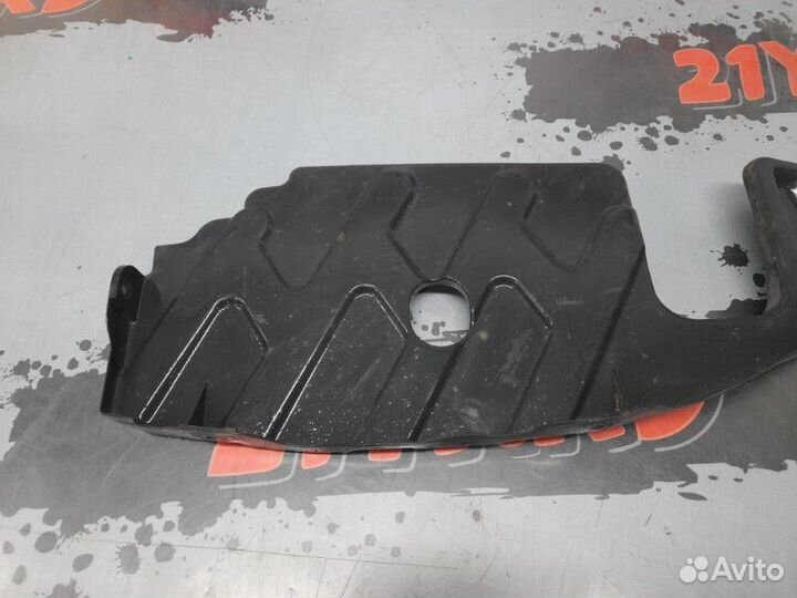 Защита двигателя правая Kia Sorento XM G4KE 2011