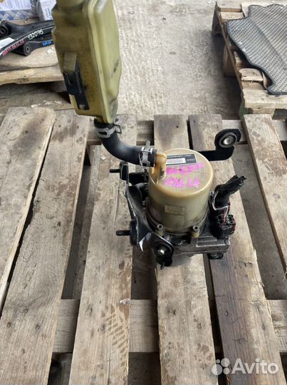 Насос гидроусилителя mazda 3 BL