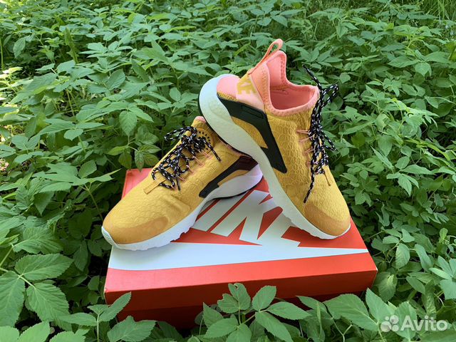 Nike huarache ultra yellow best sale