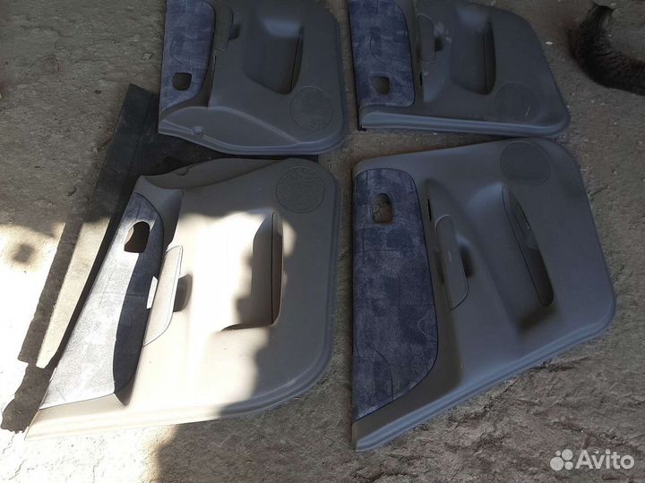 Обшивки карты дверей Mazda Premacy