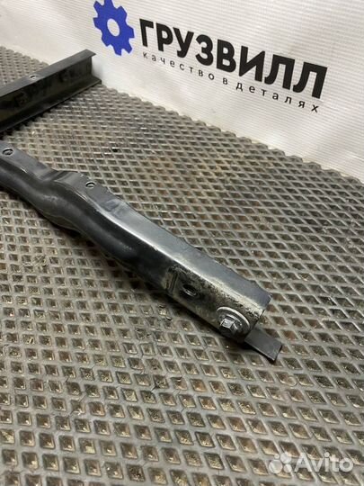 Кронштейн крыла правый Volvo FH4 84094870