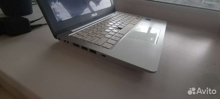 Ноутбук Asus x201e