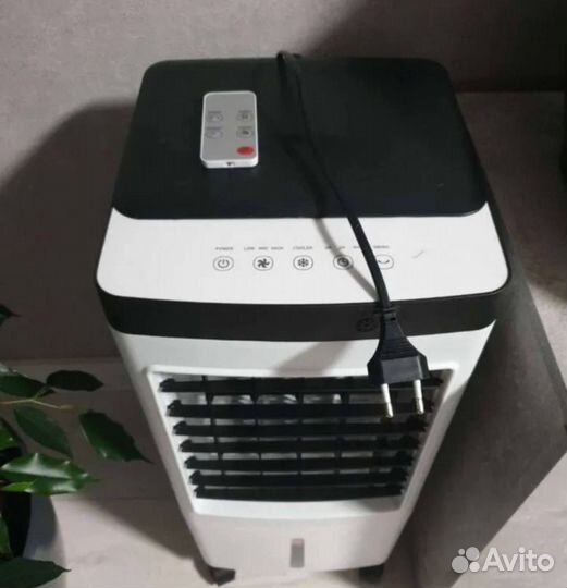 Мобильный вентилятор (увлажнитель воздуха)