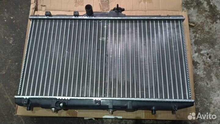 Радиатор охлаждения двигателя Toyota Corolla 1.3