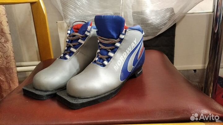 Лыжные ботинки размер 34