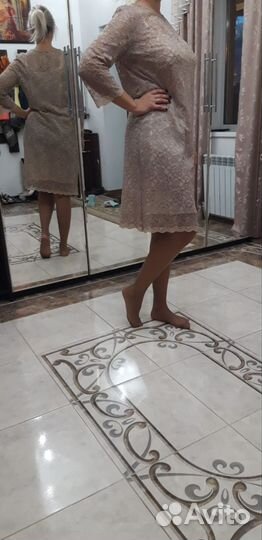 Платье гипюровое бежевое р.50 с сорочкой