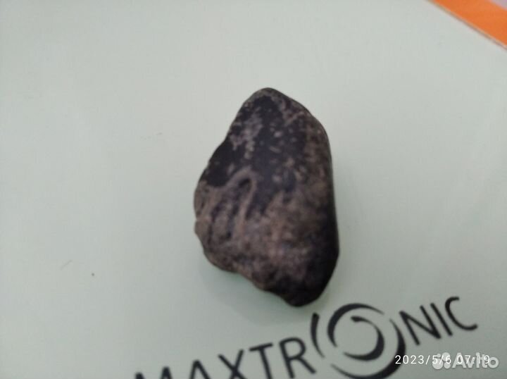 Метеорит каменный. Тип - Хондриты