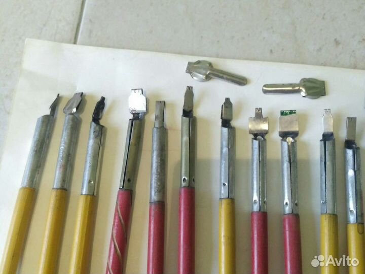 Ручки перьевые,перья,чернильницы,штампы цифровые