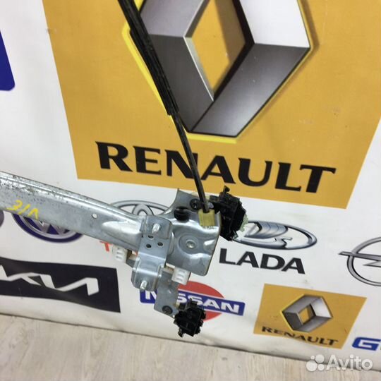 Стеклоподъемник задний Renault fluence Лев