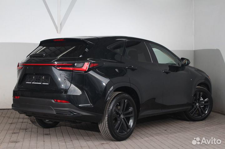 Lexus NX, 2022