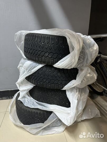 Gislaved Nord Frost 200 215/55 R17