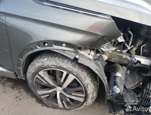 В разборе 2019 Peugeot 3008 Allure