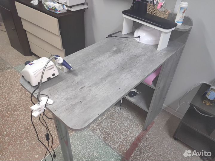 Стол для маникюра бу