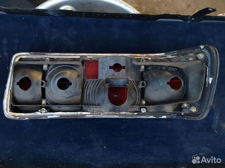 Задний правый фонарь на Mercedes w126 coupe