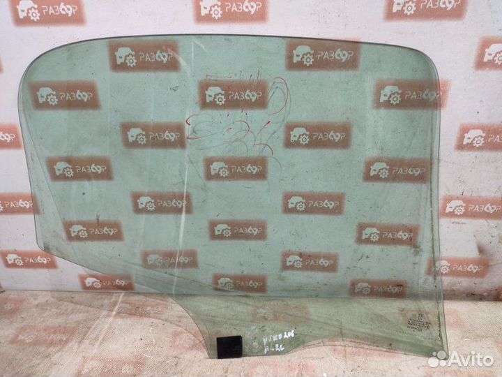 Стекло двери заднее левое Peugeot 206
