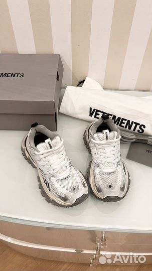 Vetements кроссовки оригинал