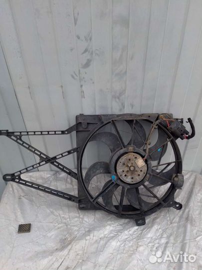 Вентилятор охлаждения двигателя Opel Astra H