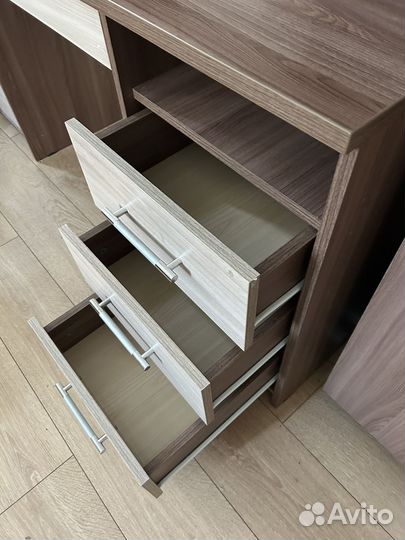 Рабочий стол для школьника