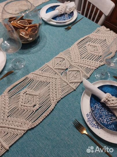 Дорожка на стол в технике макраме, раннер