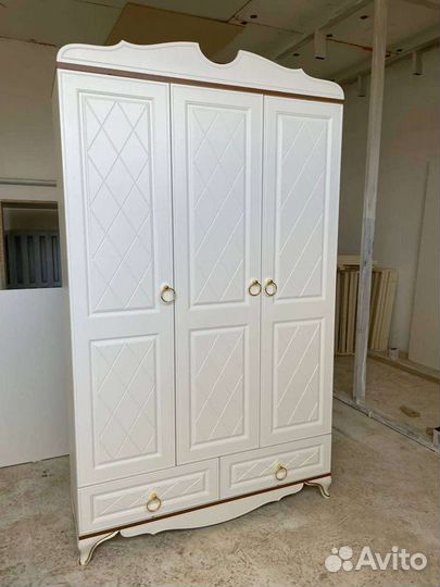 3-х дверные шкаф для детской комнаты