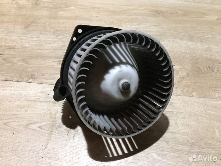 Мотор печки Mitsubishi Pajero/Montero Sport k90