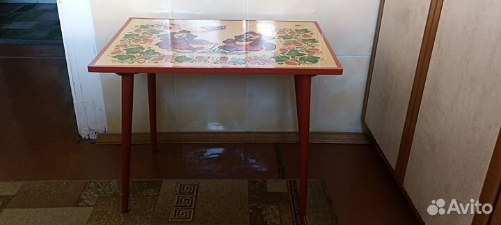 Столик. Детский. Хохлома. Столешница 60х45 см.СССР