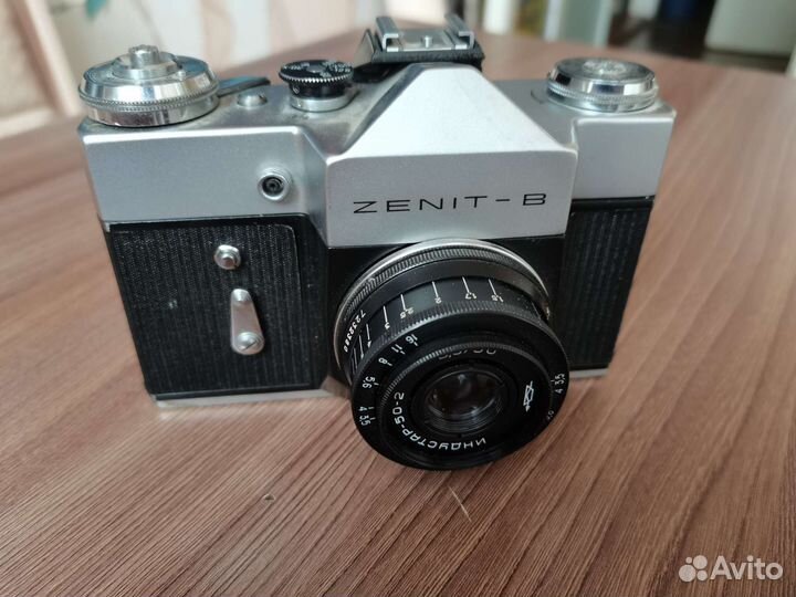 Плёночные фотоаппараты zenit B и zenit E