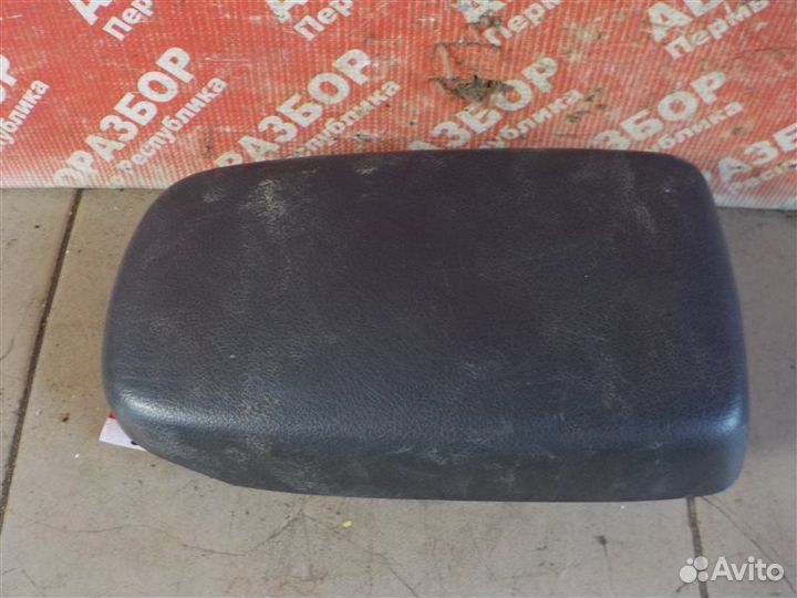 Крышка подлокотника Toyota Corolla ADE150 1zrfe