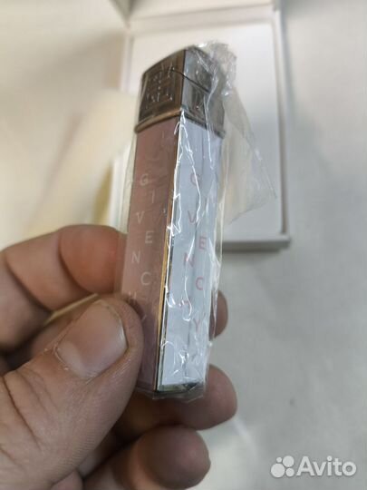 Зажигалка givenchy