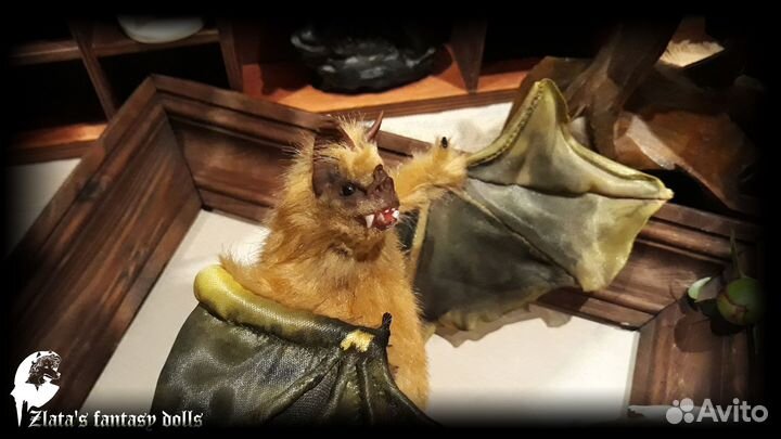 Рыжая летучая мышь вампир подвижная скульптура