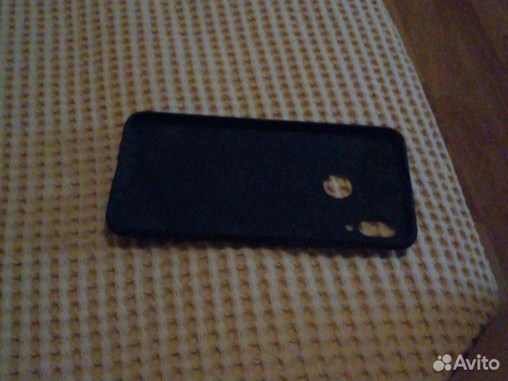 Чехол на телефон