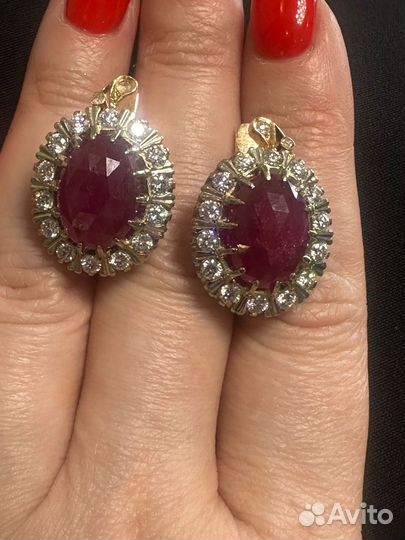 Золотые серьги с бриллиантами