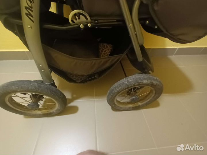 Прогулочная коляска