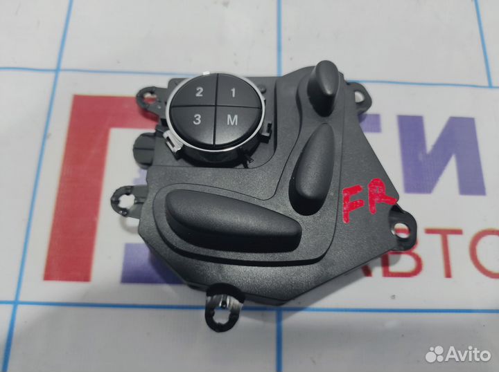 Кнопка памяти регулировки сиденья правая Mercedes