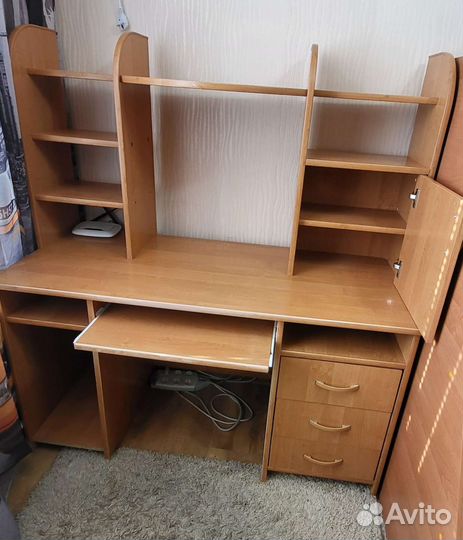 Компьютерный стол