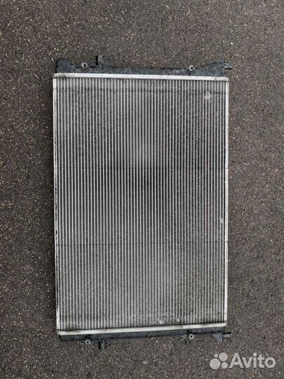 Радиатор охлаждения двигателя Volkswagen 1k0121253
