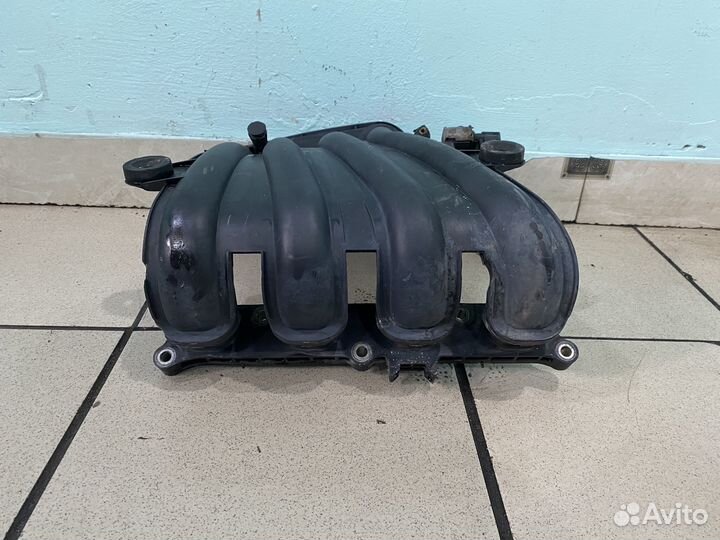Впускной коллектор Nissan tiida C11