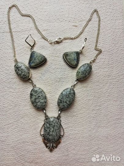 Комплект из натурального камня пегматит