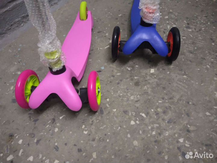 Самокат трехколесный детский новый