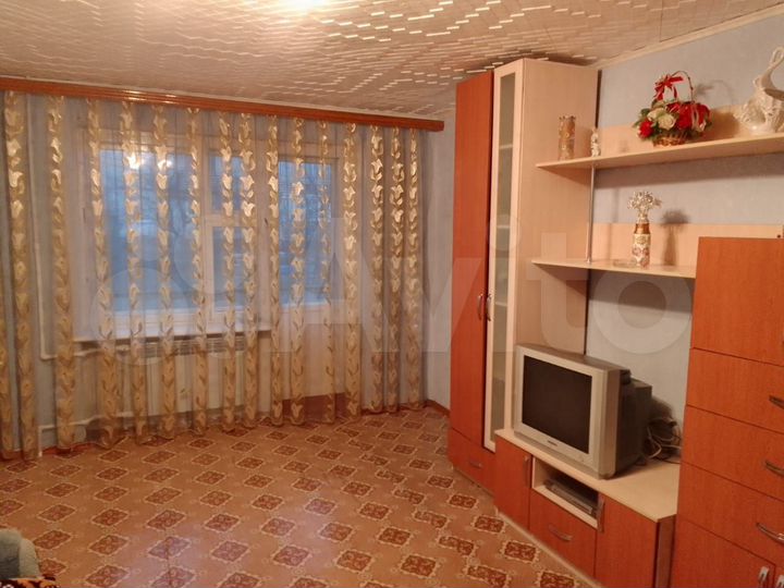 3-к. квартира, 70 м², 1/3 эт.