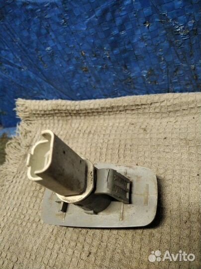 Поворотник в крыле передний правый Peugeot 406