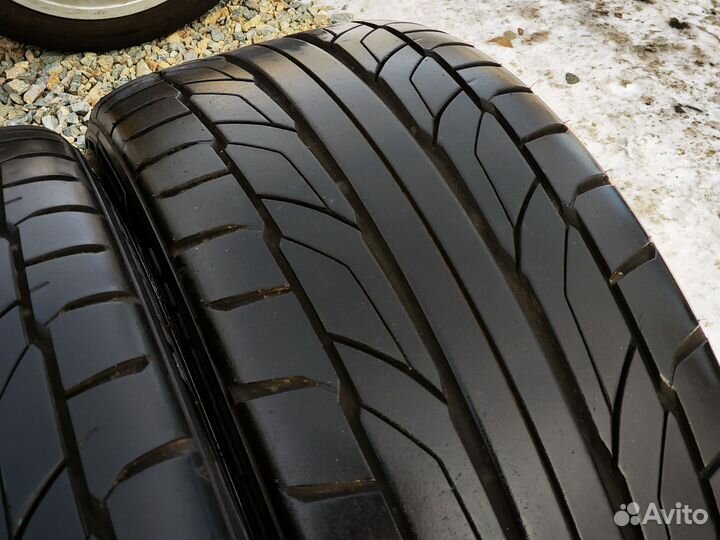 Nitto NT555 G2 235/35 R19