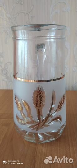 Кувшин с бокалами