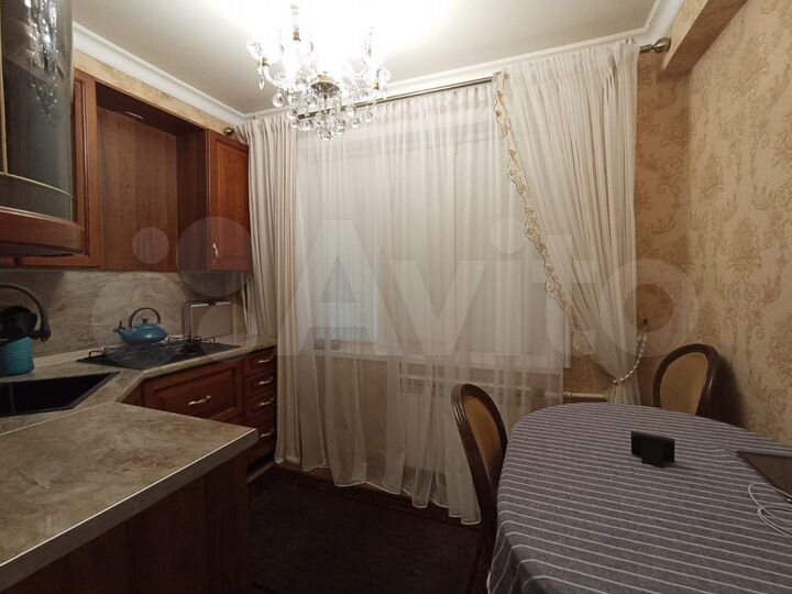 2-к. квартира, 50 м², 1/9 эт.