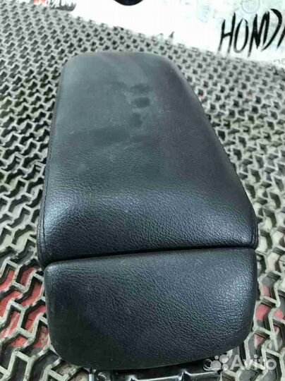 Подлокотник Honda Accord