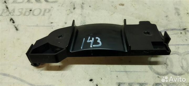 Кронштейн (сопут. товар) Audi Q7 2005