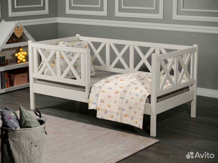 Кроватка из натурального дерева от 2х лет софа выс